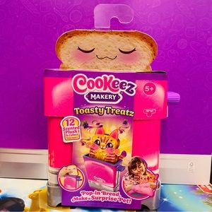Cookeez makery toasty treats hot new Christmas item plush pet toy surprise toy
